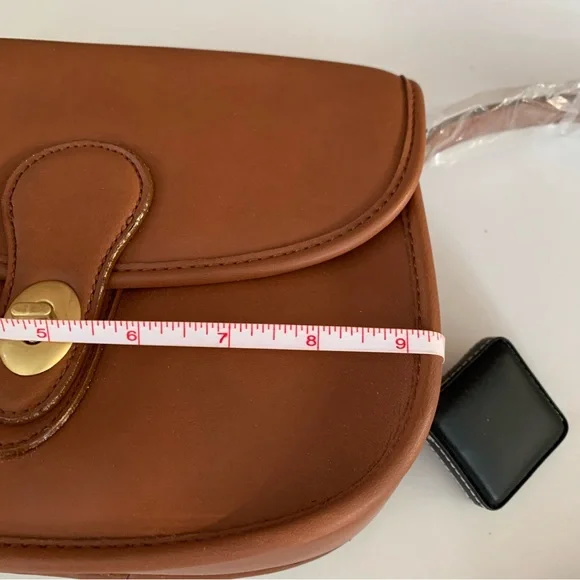 Tan faux leather crossbody bag With Mirror And Coin Keychain Small Purse NEW - Picture 6 of 10